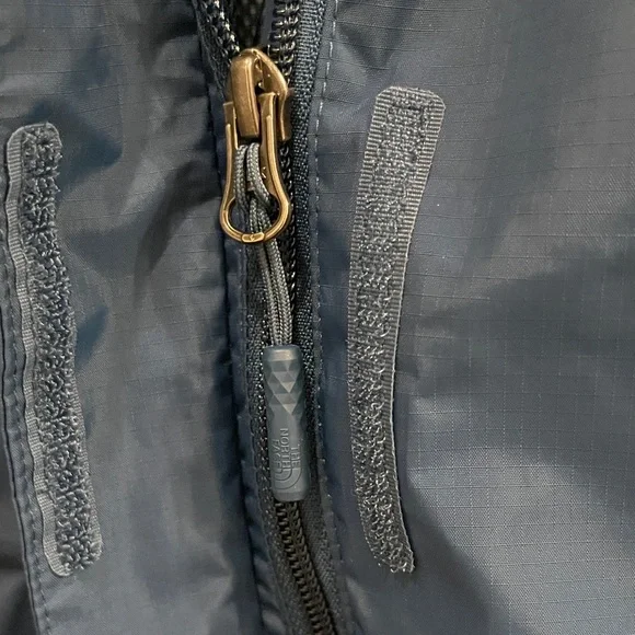 The North Face Blue Outdoor Jacket. - Picture 6 of 12